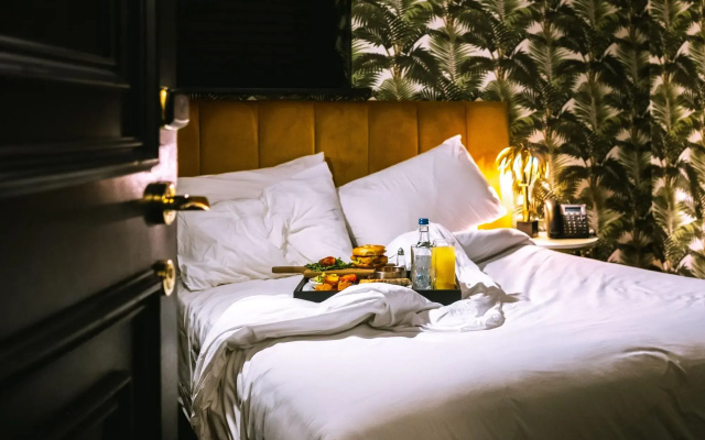 Lock & Key Hotel
