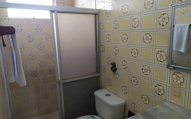 Espaçoso Apartamento na Praia do Futuro c/ 3 Qts.