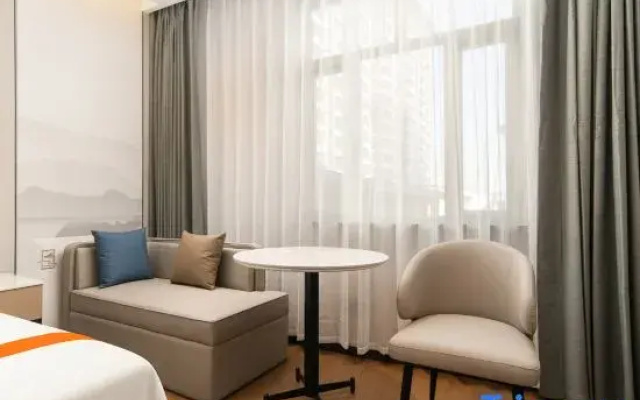 Greentown Hotel (Aksu Jinhuan Plaza Branch)