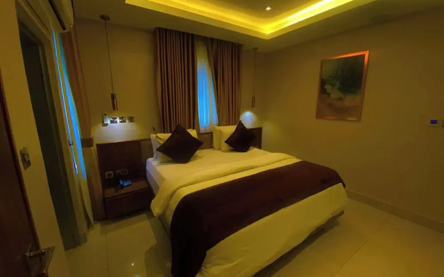 Phoenix Imperial Hotel and Apartment