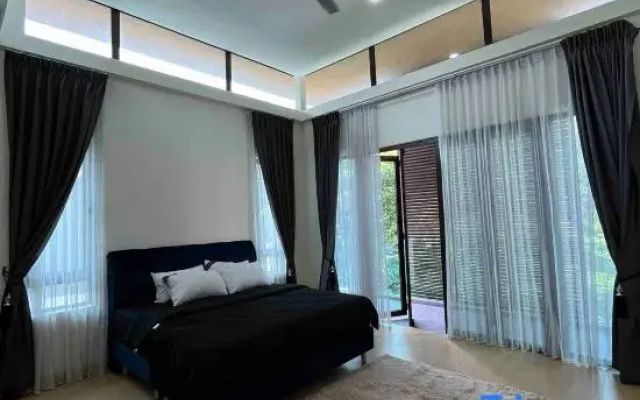 Templer Park Luxurious  Villa