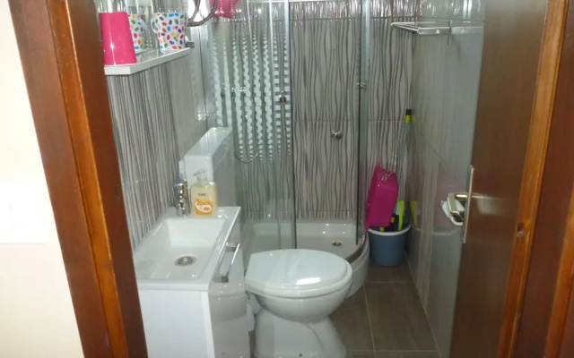 Apartments LA Room Near Pisak Beach