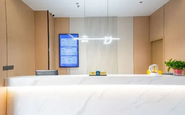 Mechari Hotel (Qingdao Zhanqiao Zhongshan Road Subway Station)