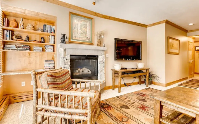Spacious 1br -river Run Village-hot Tub & Kids Ski Free 1 Bedroom Condo by RedAwning