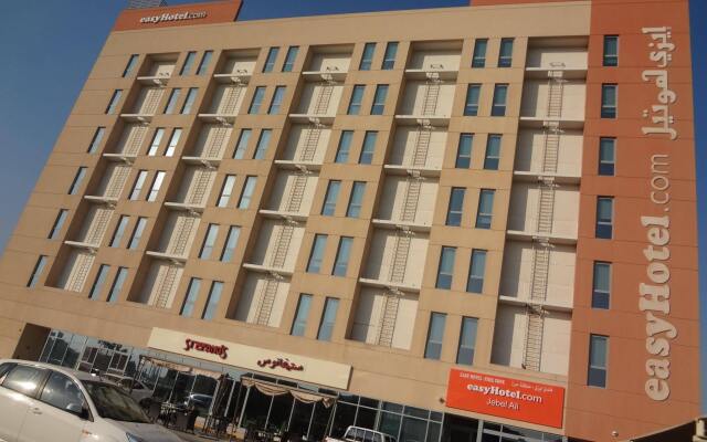 Отель easyHotel Dubai Jebel Ali вид на фасад