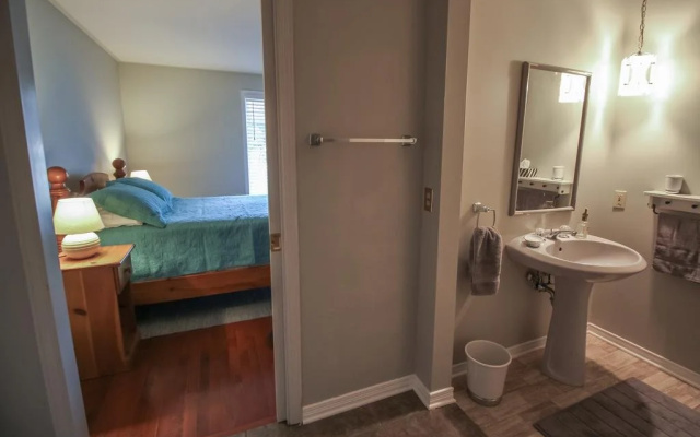 The Loyalist Bed & Breakfast
