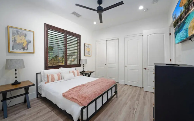 Casa Serenity Luxury Living w/ Pool & Jacuzzi