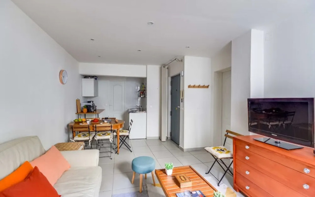 Charming Flat - 6 Mins to Gare Du Nord Metro