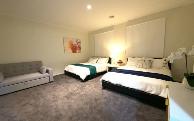 Luxury 9 BRM House in Melbourne