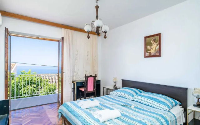 Apartments Stella - Three-bedroom Apartment With Balcony and Terrace
