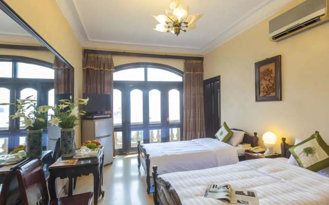 Dragon Hotel