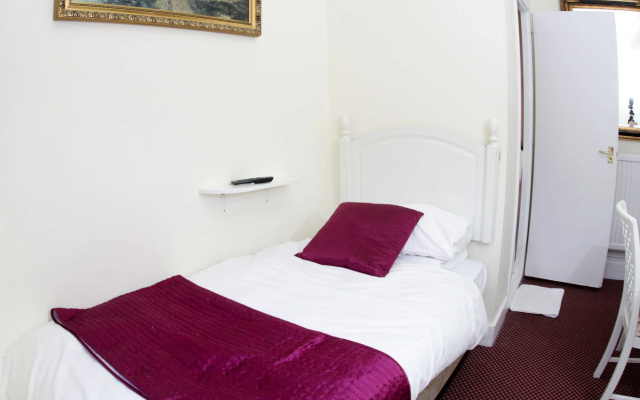 Dawson House Hotel - Guest House