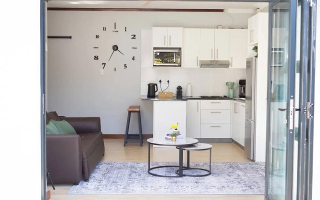 Room-luxurious Private Apartment With Po