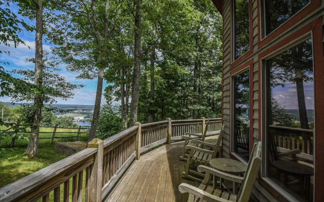 One Ski Hill 5 Bedroom House