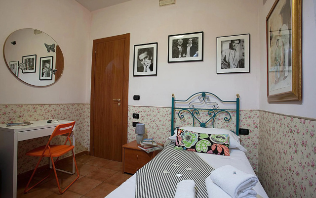 Hotel Cine Holiday