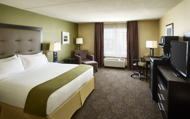 Holiday Inn Express & Suites Timmins by IHG