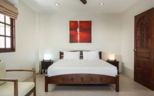 3 Bedroom Pool Villa 20 seconds from Samrong beach front