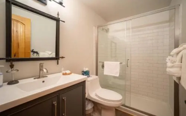 Updated 3BR Condo Near Downtown