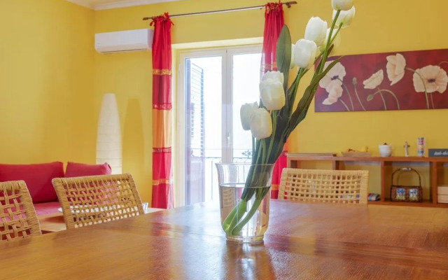 Maqueda Balcony Apartment