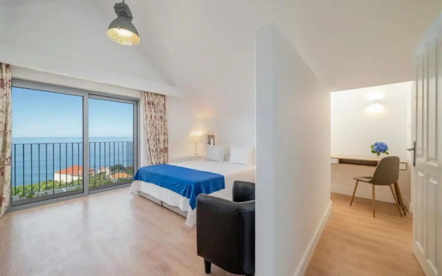 Villa do Mar IV by OurMadeira