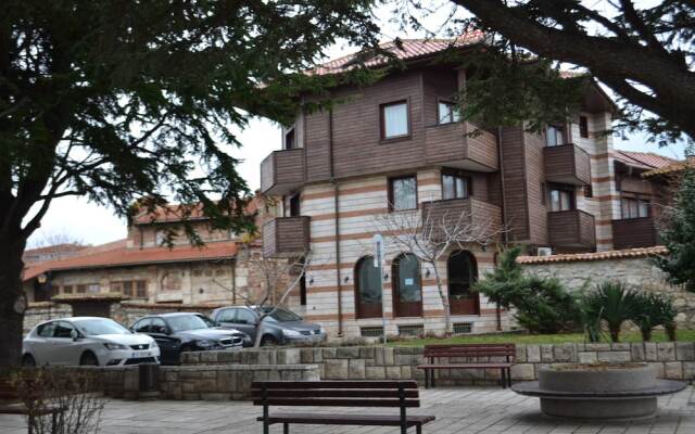 Family Hotel Saint Stefan вид на фасад