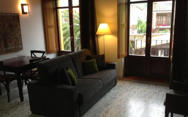 Apartamentos Rurales La Villa De Piedra
