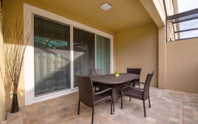 1570 Carey Palm Circle