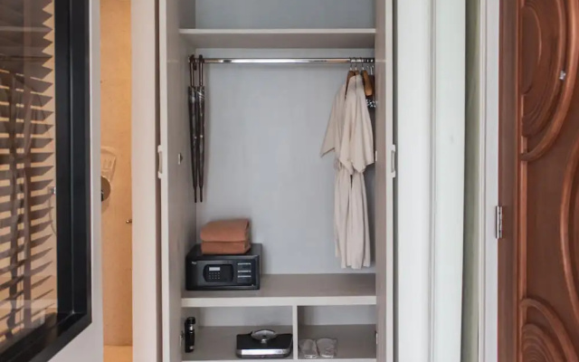Rachabhura Hotel