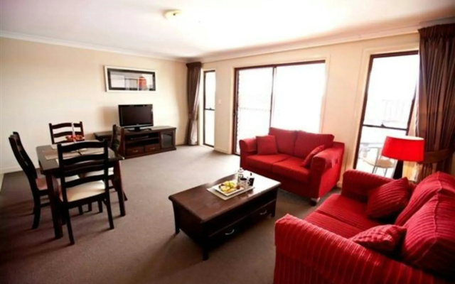 Cattleman's Country Motor Inn & Serviced Apartments