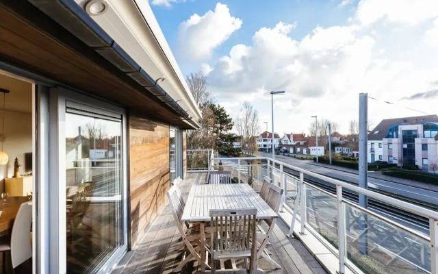 Maeterlinck 201 Sunny Penthouse in Koksijde