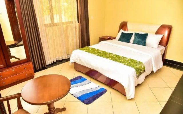 Four Vins Hotel & Apartments