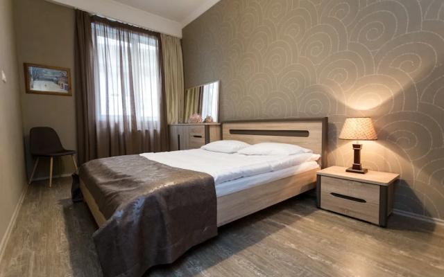 Falcon Apartments - Metekhi