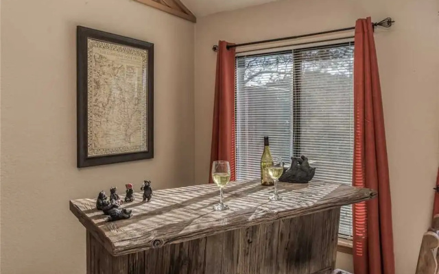 Rettigs Rustic Retreat - Three Bedroom Cabin