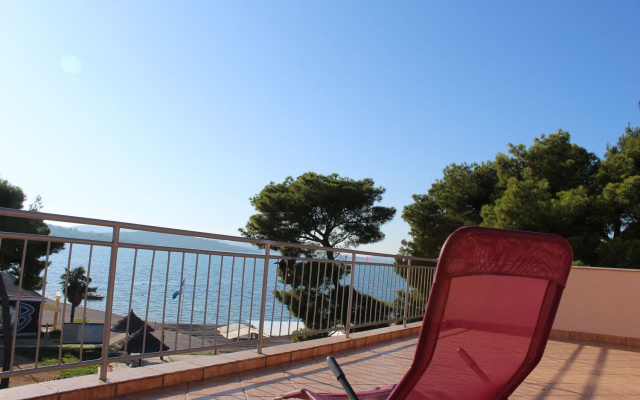 Apartment Đurđa - close to the sea A2 Pirovac, Riviera Sibenik