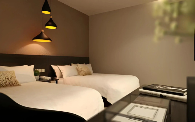The Square Hotel