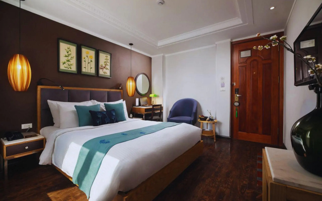 Essence Palace Hotel