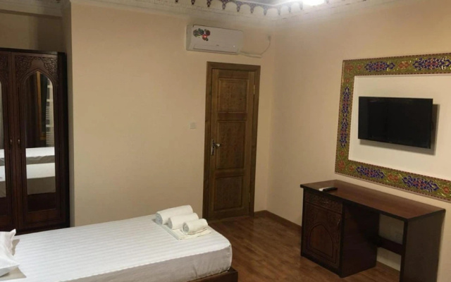 OLD HOUSE Hotel