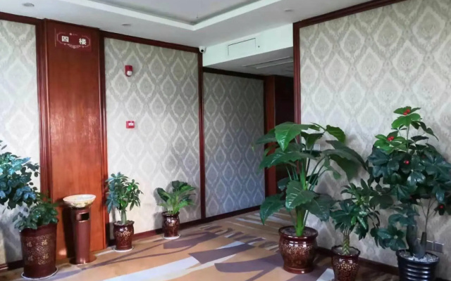 Yixuan Hotel (Rongchang District Government Stadium)