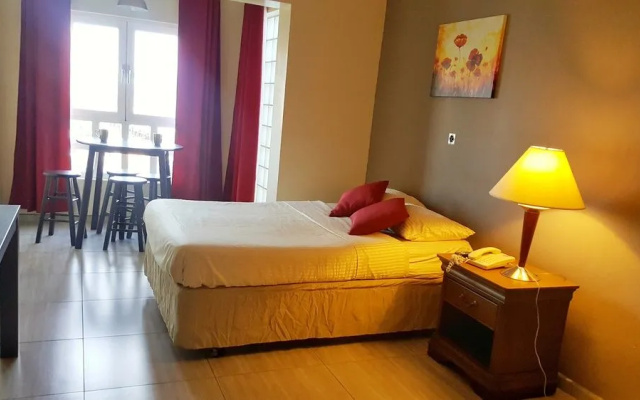 E M City Hotel Curacao