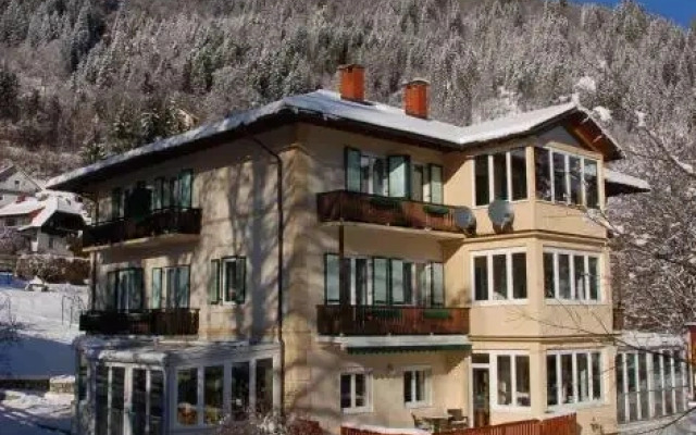 Villa Marienhof Apartments & Komfortzimmer
