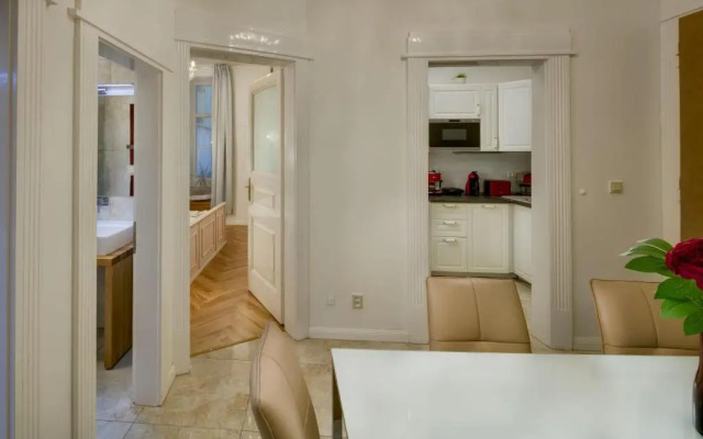 Dusni 13 Old Town Apartment
