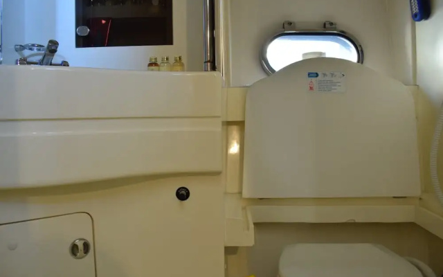 1 Bedroom Princess Live-aboard Boat