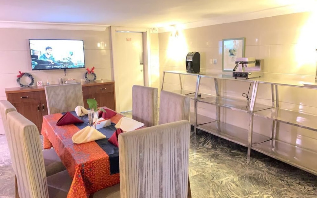 Dfranklin Apartment and Event Centre