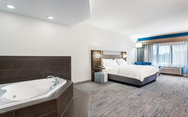 Holiday Inn Express and Suites Columbus Edinburgh by IHG