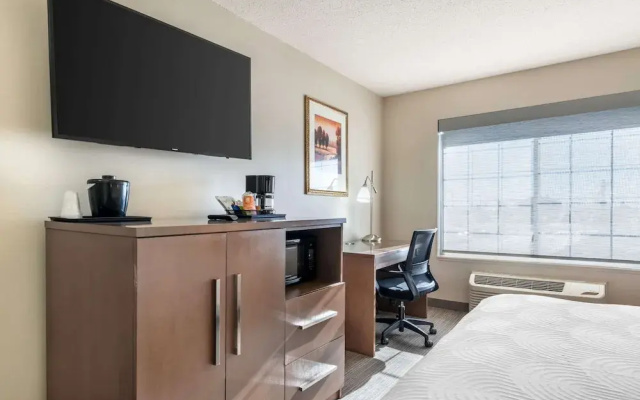 Country Inn & Suites Watertown