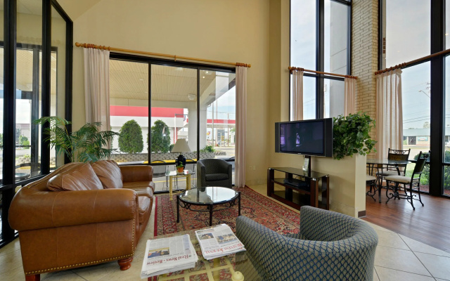 Econo Lodge I-44 - Exit 80
