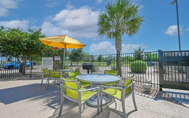 Landing Apartments Austin - Lockhart