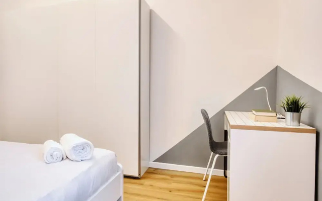 Elegant apartments in Isola district