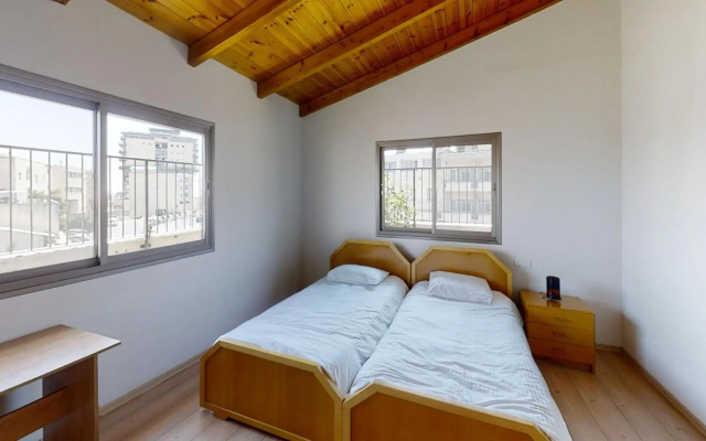 Cozy Wood Apartment With Great View to Nazareth