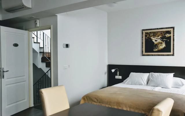 Celenga Apartments with free offsite parking